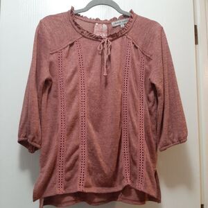 Absolutely Famous Ruffled Neckline Mauve Lace Knit Blouse Quarter Sleeve Small